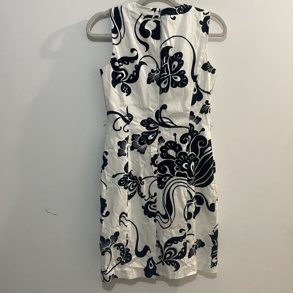Tahari white/black print dress - Picture 2 of 4